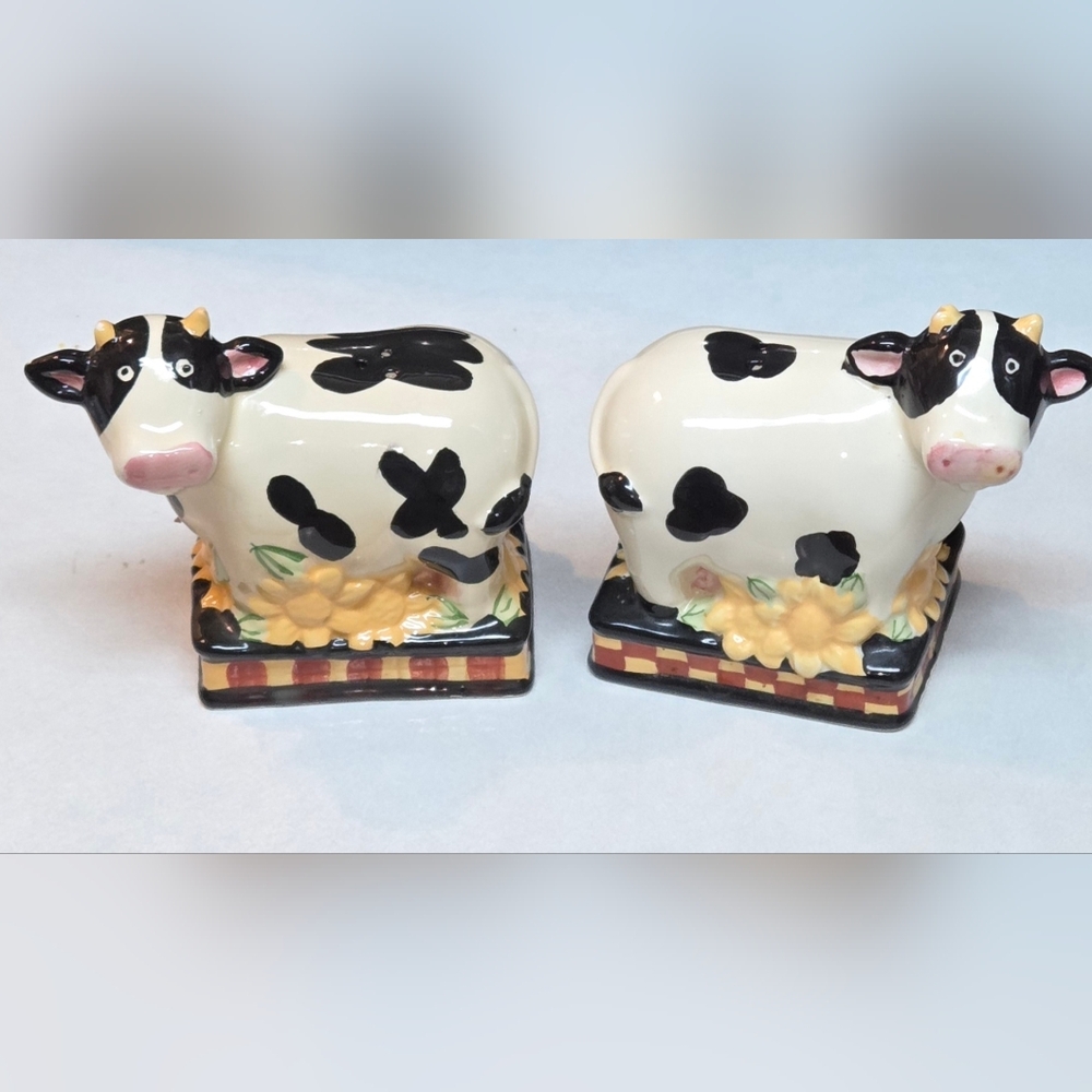 Vintage Farmhouse Style Salt Pepper Spotted Cow Set With Sunflowers